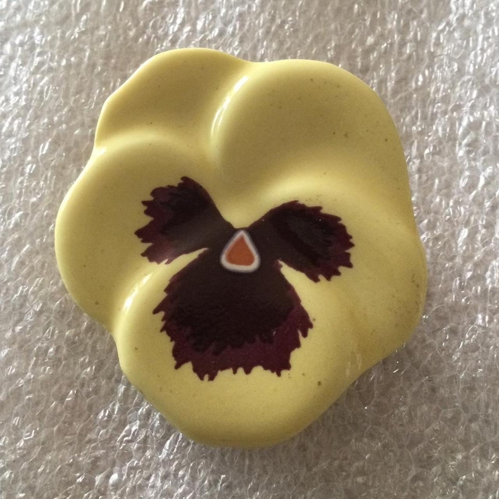 Avon Pansy pin